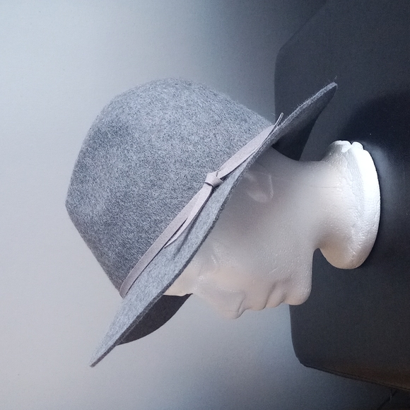 House of Harlow 1960 Accessories - House of Harlow 100% Wool Hat